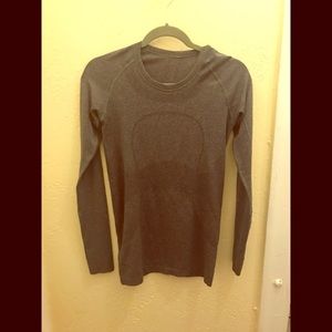 Lululemon Swiftly Tech heathered grey